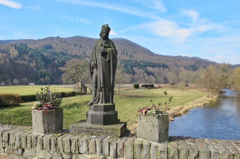 Historische Brücke bei Rech